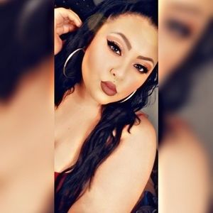 Meet your Posher, Monica